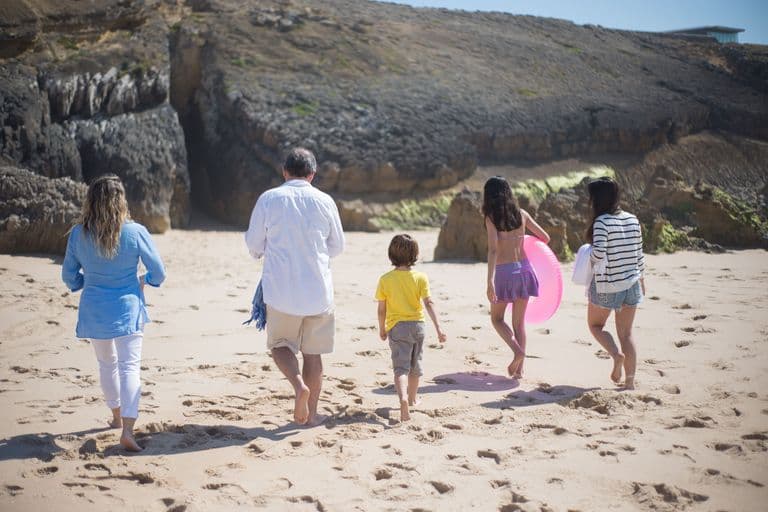 Vacanța în familie între apropiere și nevoia de spațiu